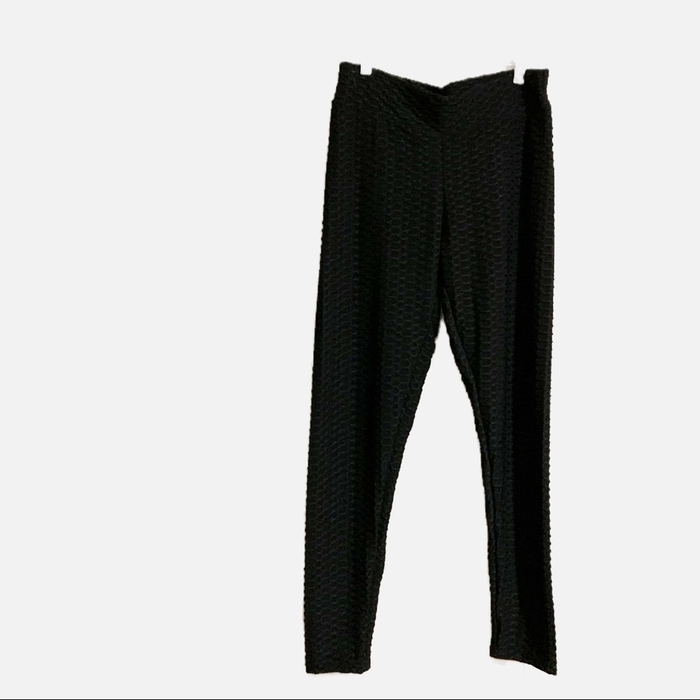 Textured Booty Scrunch Butt Lifting Black Leggings. Size XL